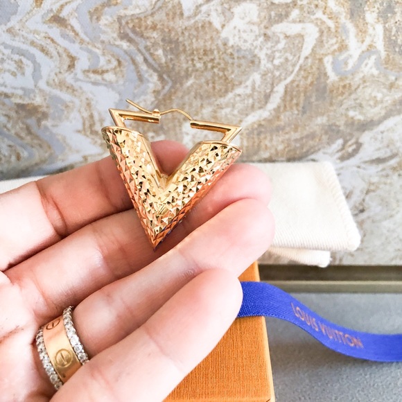 Louis Vuitton Essential V Guilloche Gold Earrings - Picture 9 of 12
